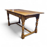 Fabulous quality ' honey ' couloured oak desk in the Georgian style .