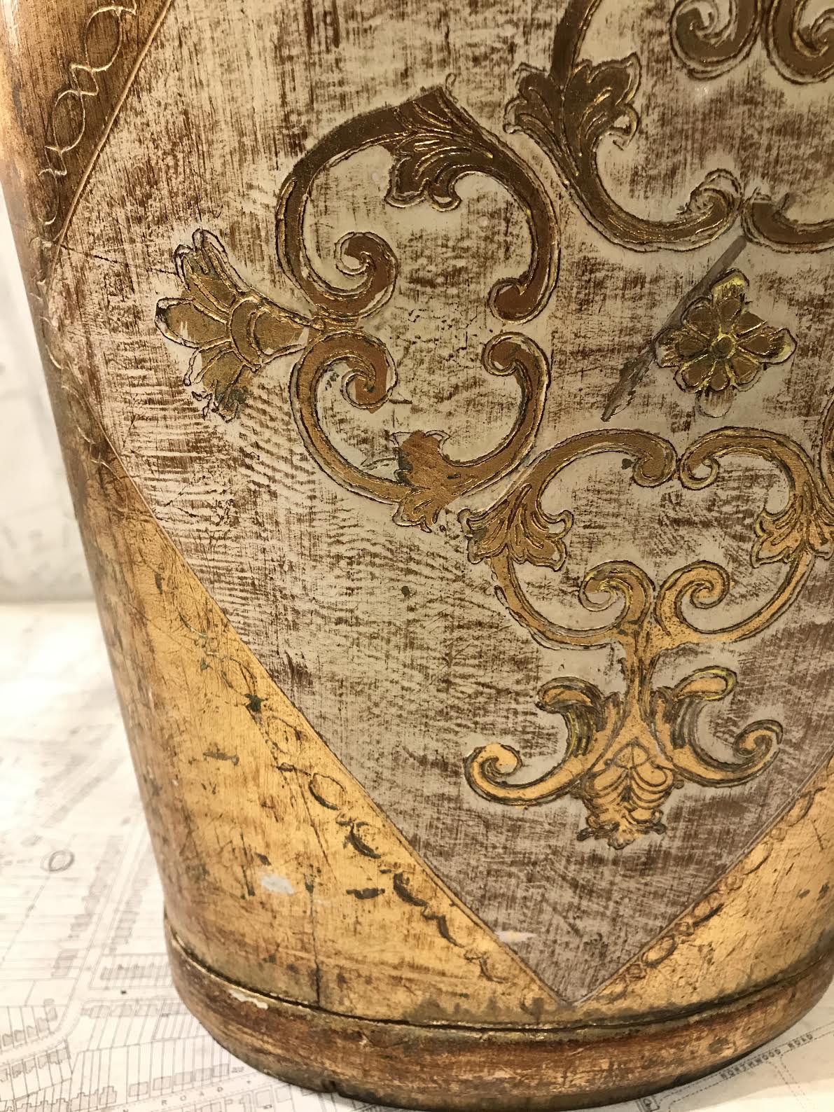 Florentine Umbrella Bucket