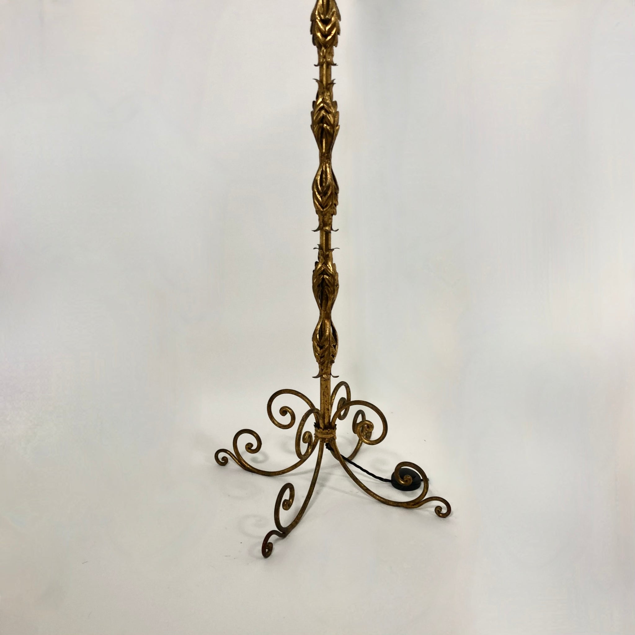 Impressive 1940's Italian gilt metal floor lamp.