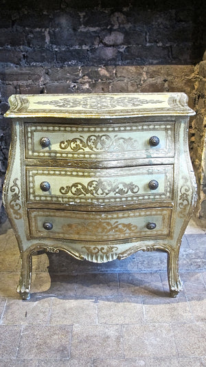X Bombe fronted florentine parcel gilt chest of drawers.