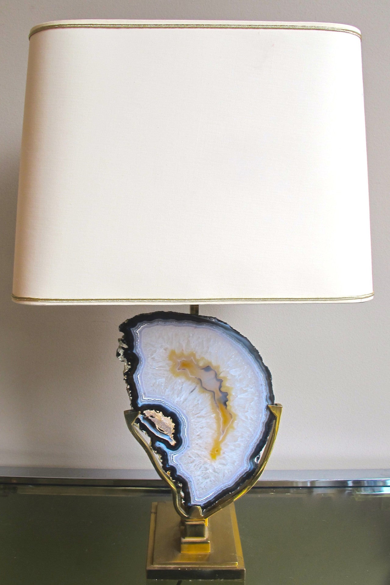 X Impressive 1970s brass and agate table Lamp in the style of Willy Daro.