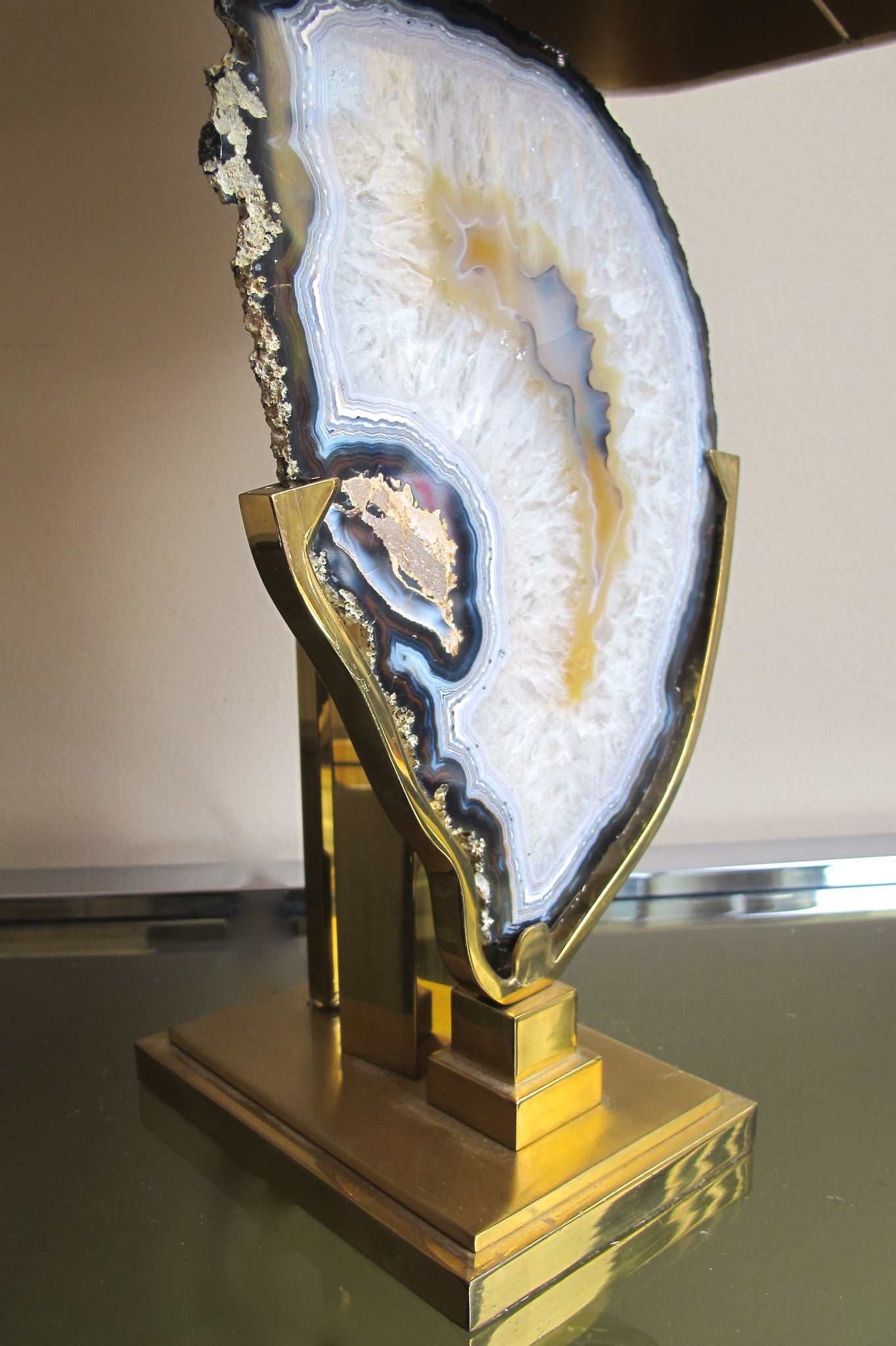 X Impressive 1970s brass and agate table Lamp in the style of Willy Daro.
