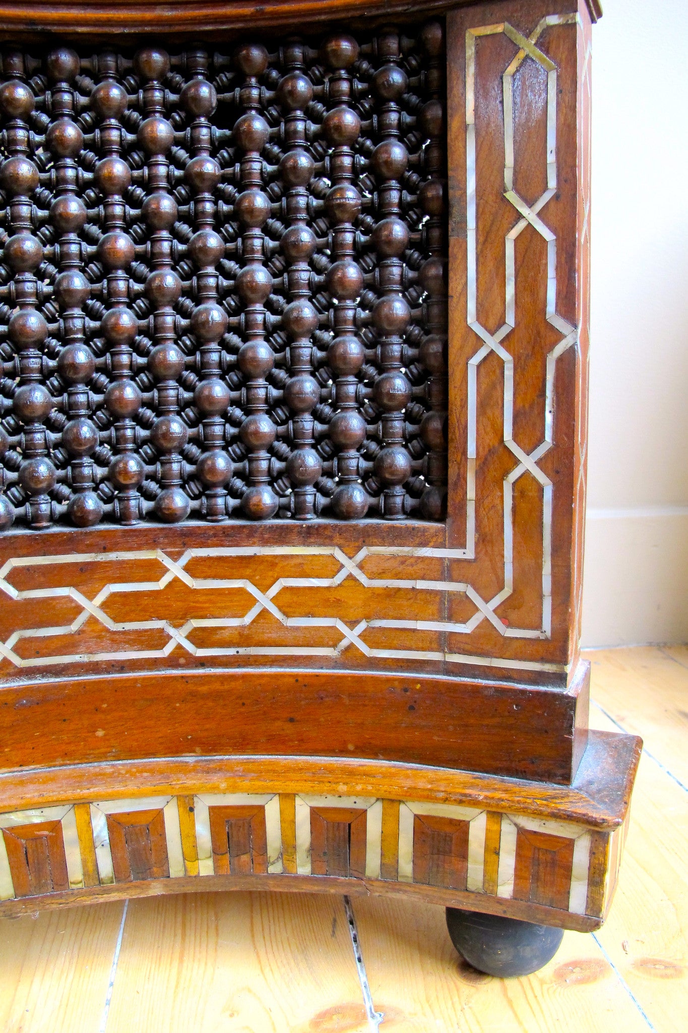 A fine quality late 19th / early 20th  century inlaid Syrian pedestal .