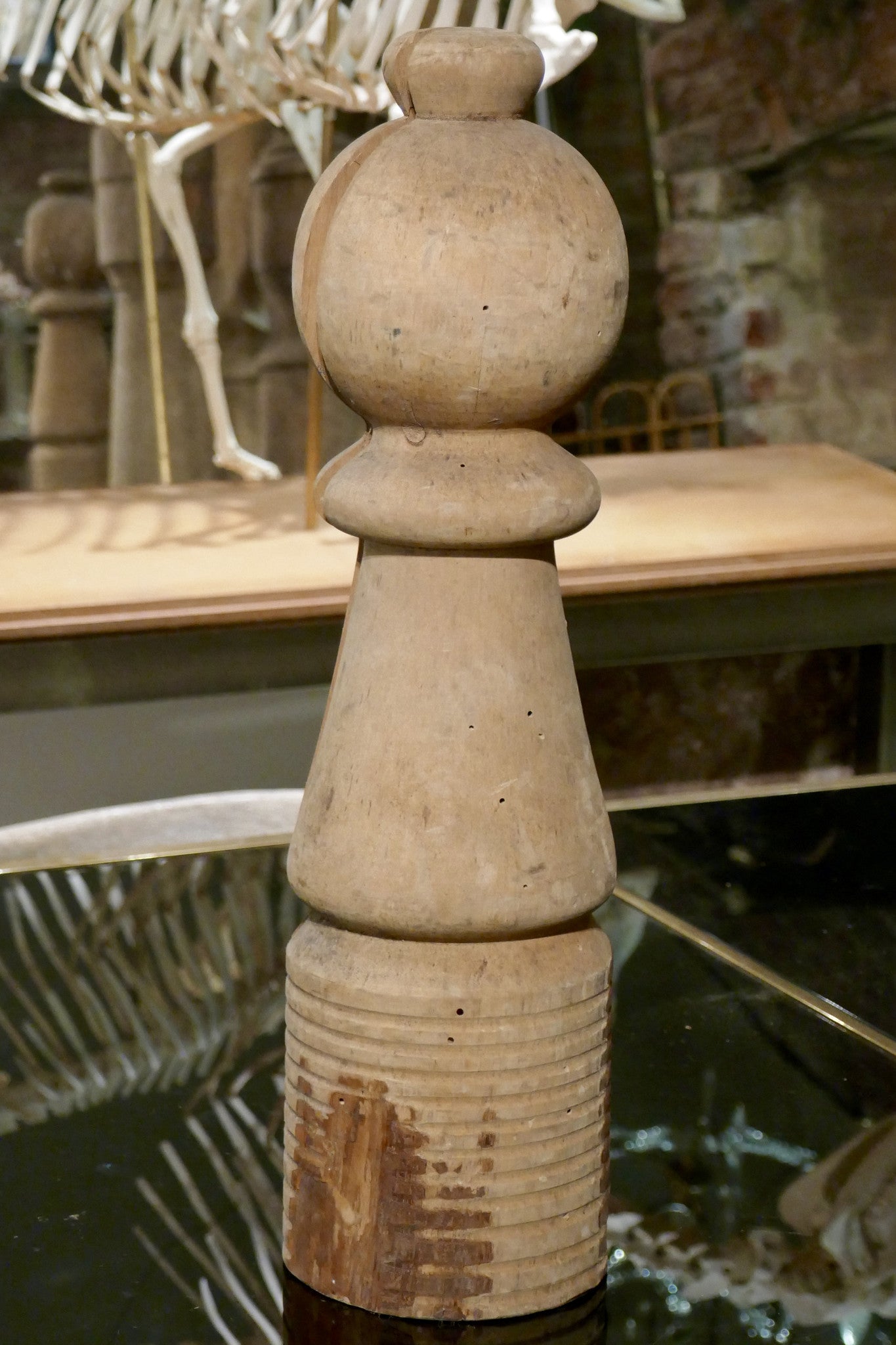 X Gigantic Carved  Wood Chess Set 32 pieces (complete) circa 1960