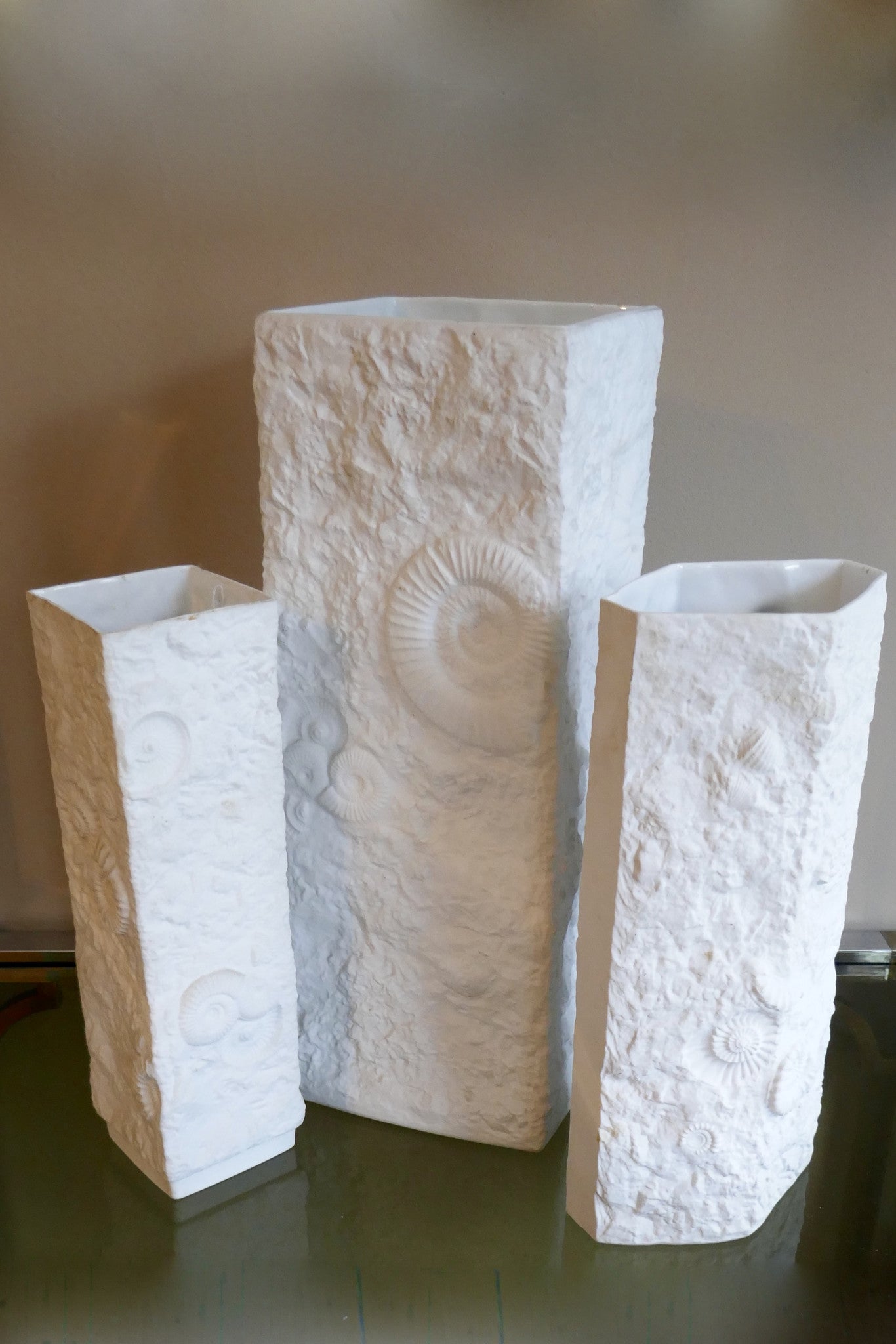 X Set 3 of fossil ceramic vases  by kaiser