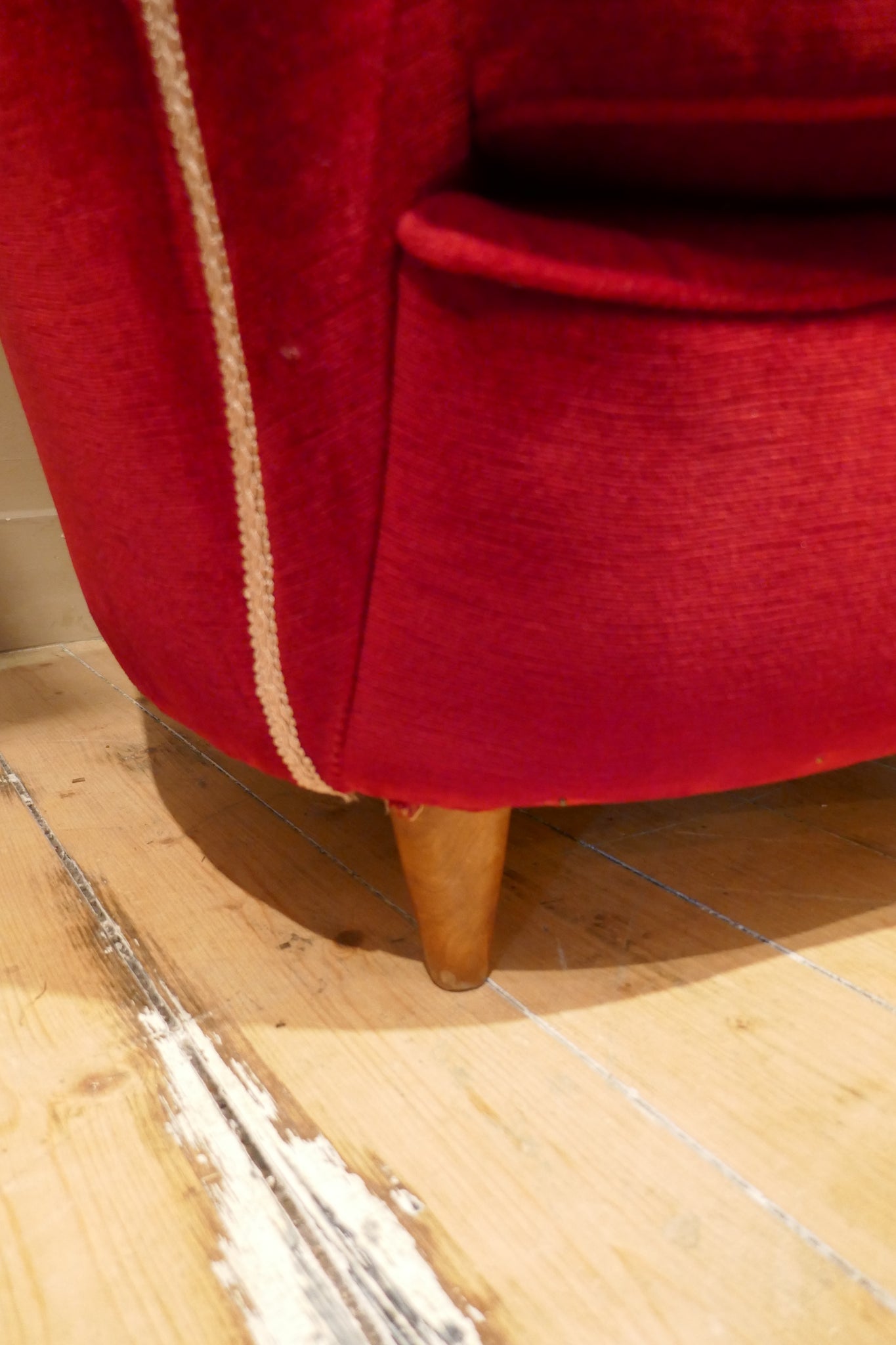 Pair of highly decorative Italian 'Shell' mid century tub chairs of ample proportions .