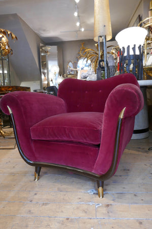 A pair of luxurious Guglielmo Ulrich armchairs circa 1940 . With gilt bronze embelishments.