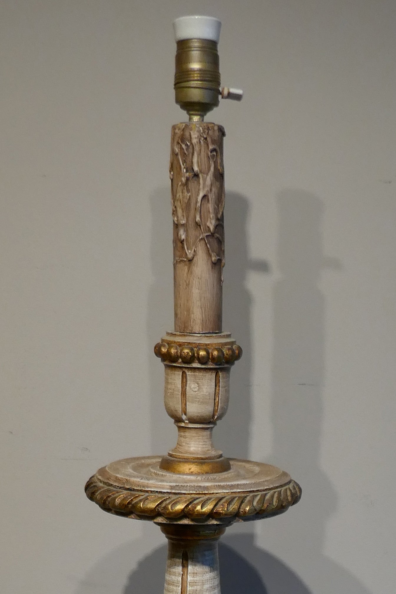 X Gilded Wooden floor lamp