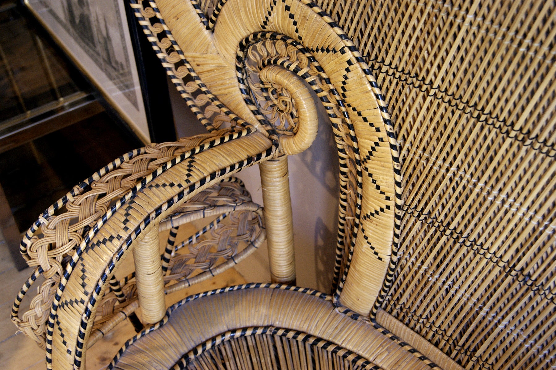 X Large 1970s 'Emanuelle' wicker banquete  .