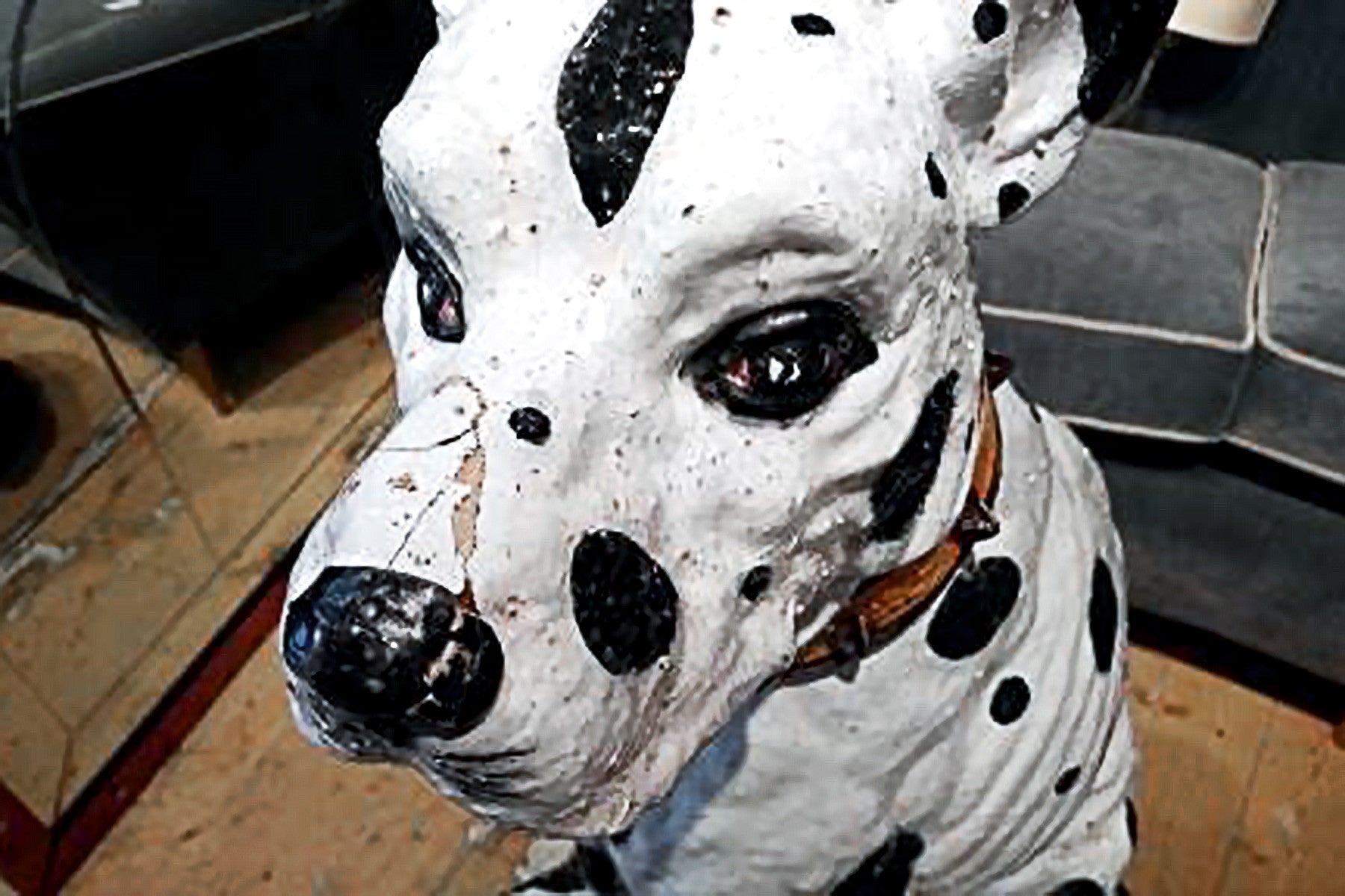 X Imposing Pair of Italian Majolica Pottery Hounds