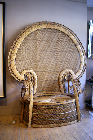 X Large 1970s 'Emanuelle' wicker banquete  .