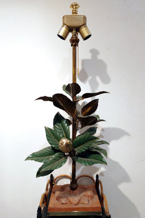 Fabulous quality bronze Italian table lamp of naturalistic design